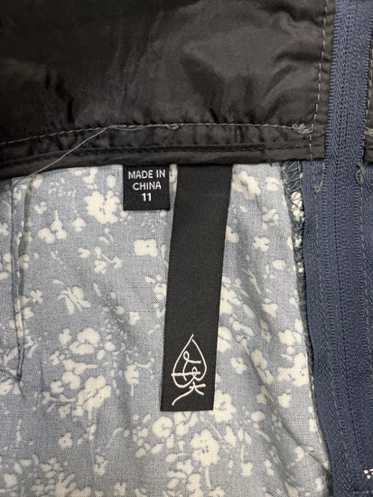 352382