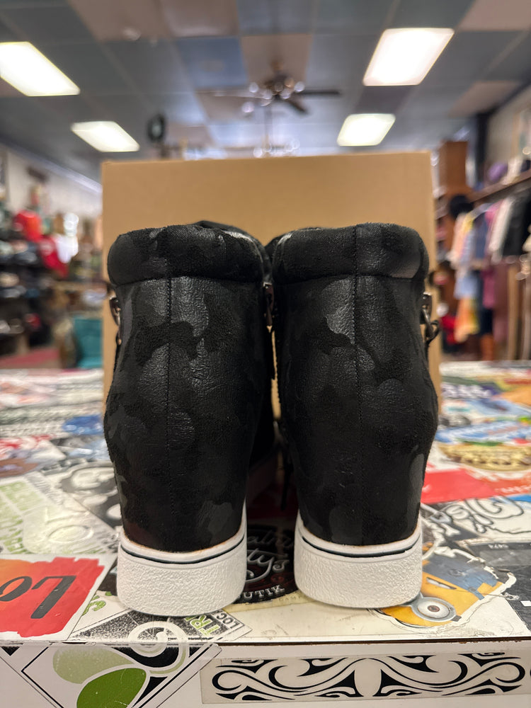 NIB SUGAR CAMO WEDGE SNEAKER