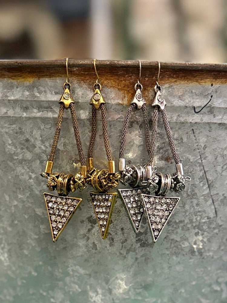NWOT TRIANGLE CHARM EARRINGS