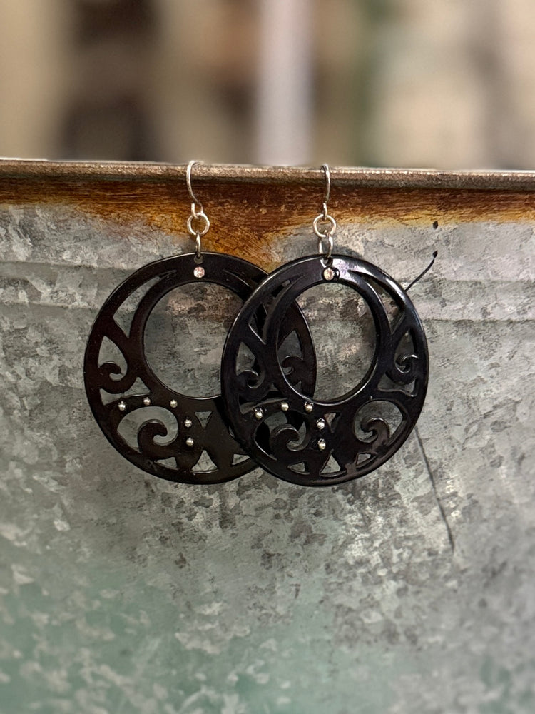 CARVED CIRCLE EARRINGS