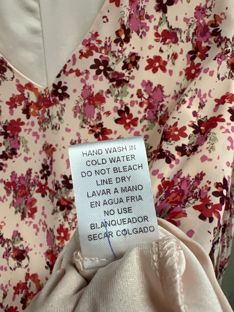 ENRTO FLORAL V-NECK BLOUSE