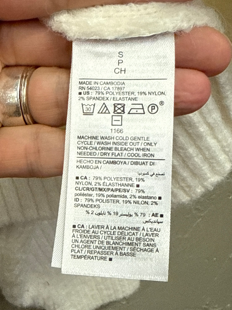 NWOT TURTLENECK CROP SWEATER