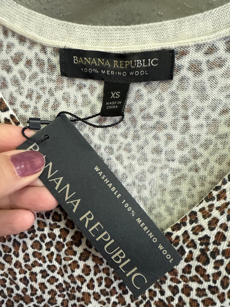NWT BANANA REPUBLIC SWEATER