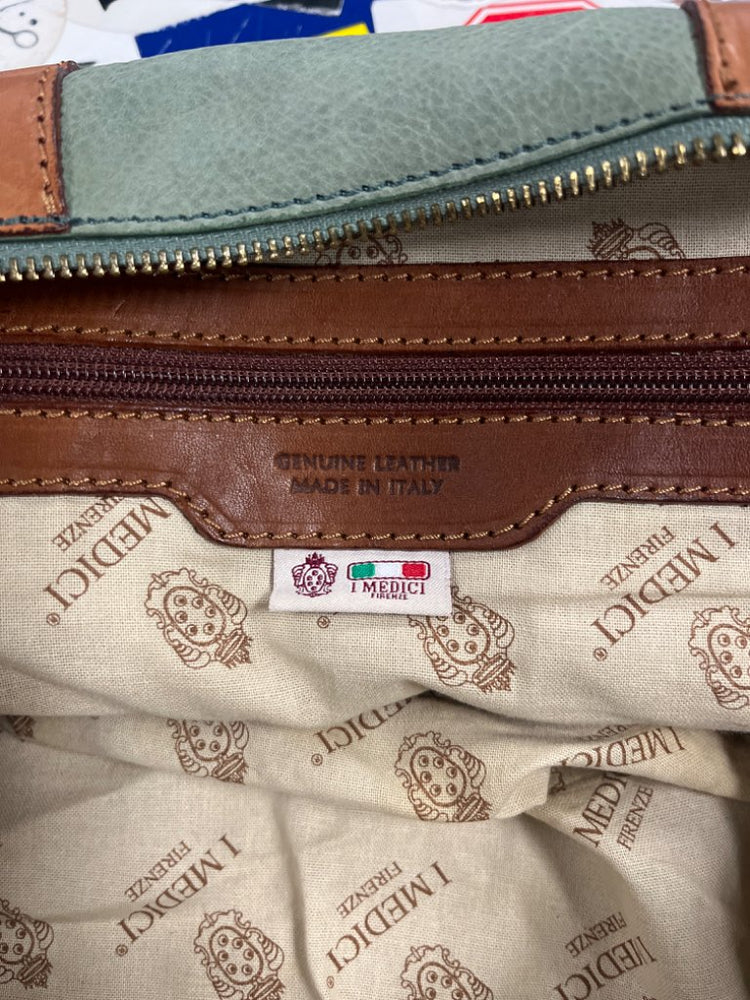 553047