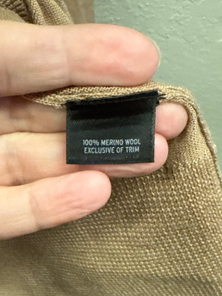 591906