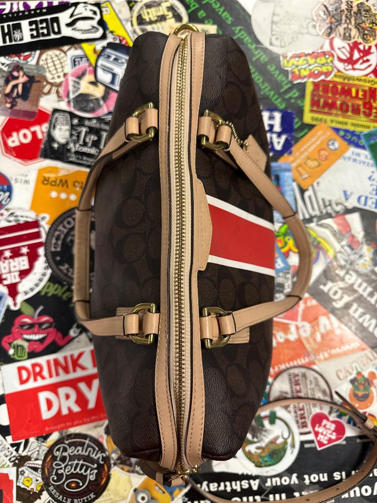 592999