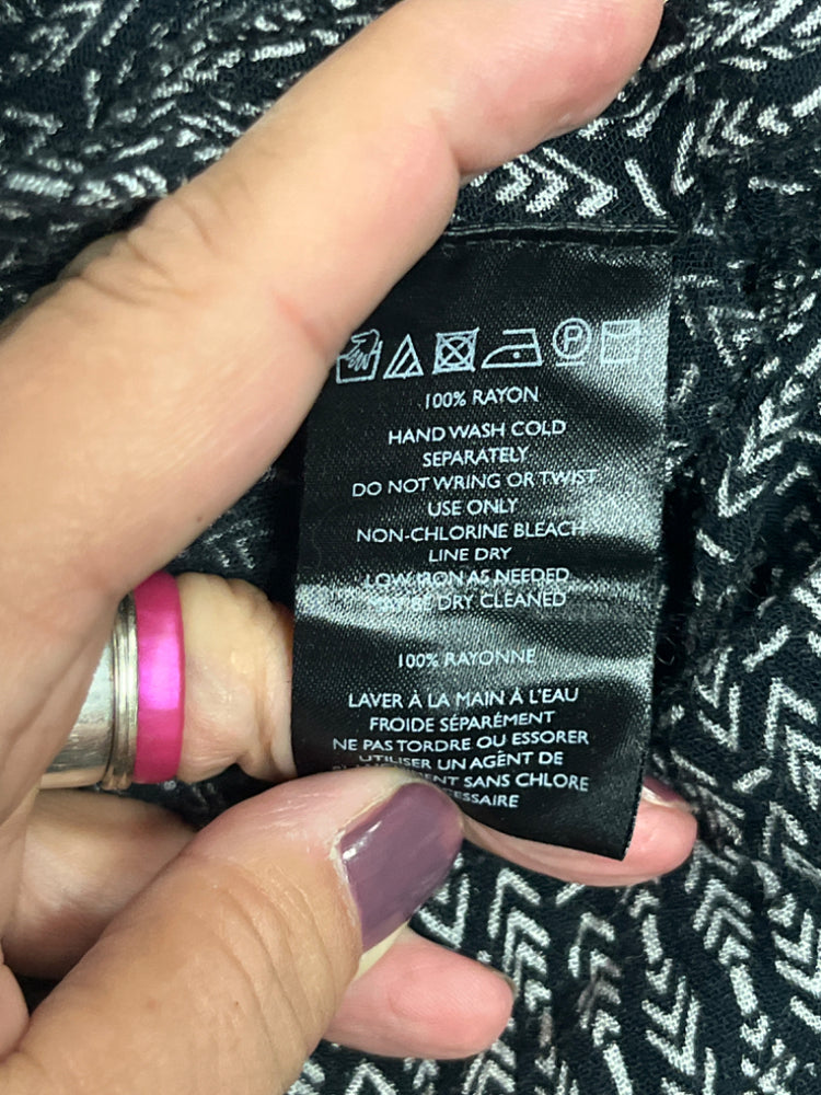572657