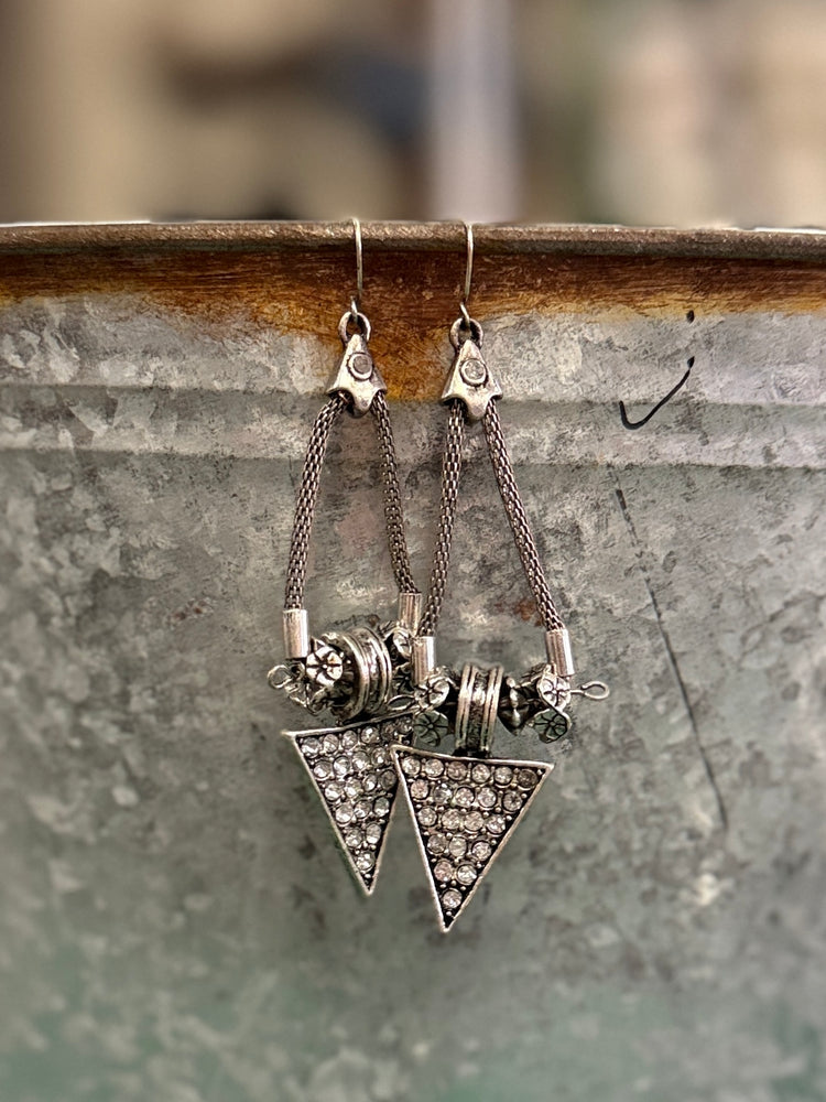 NWOT TRIANGLE CHARM EARRINGS
