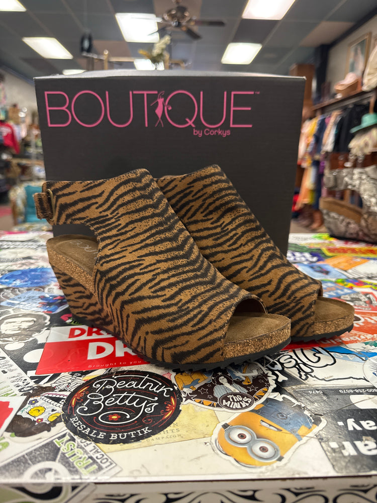 NWOT CORKYS CALYPSO WEDGE