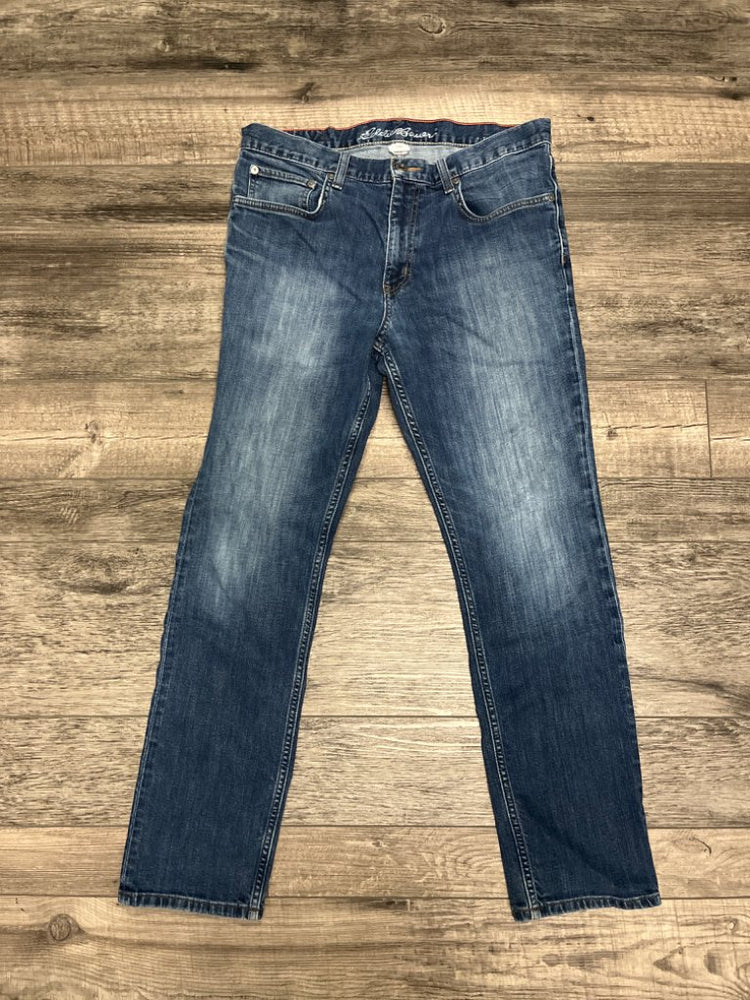 523300