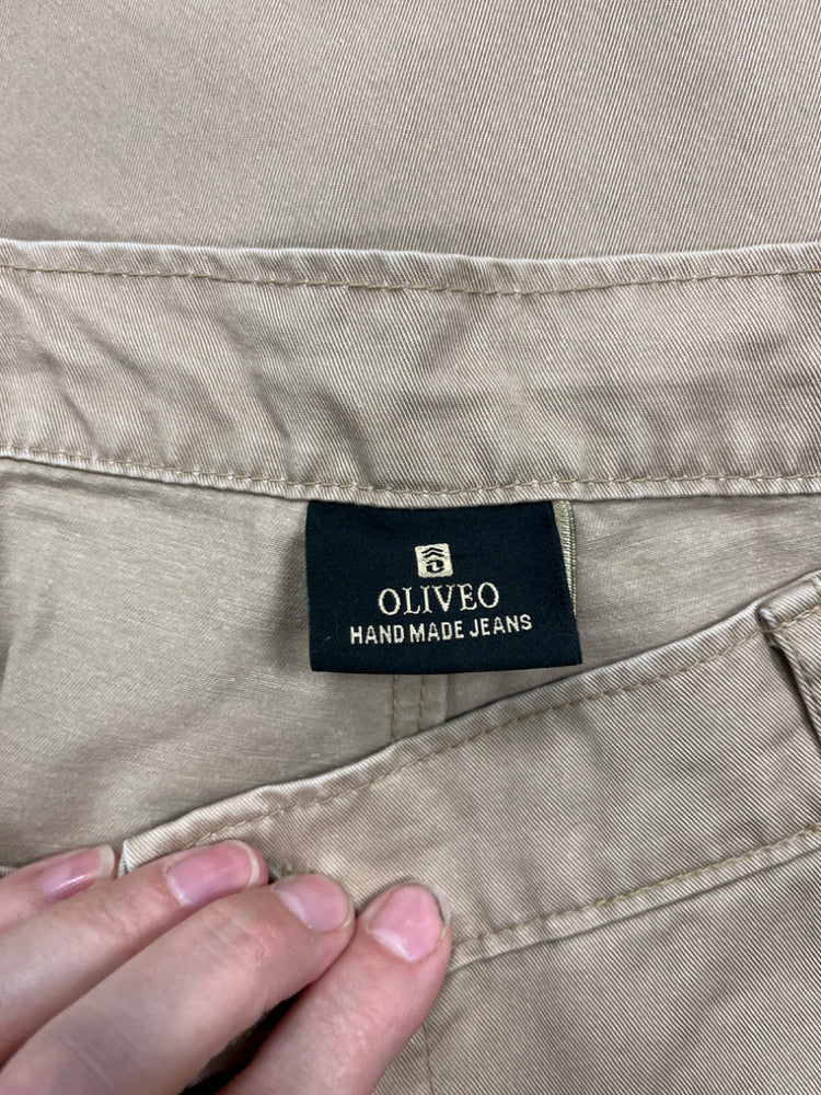 285030