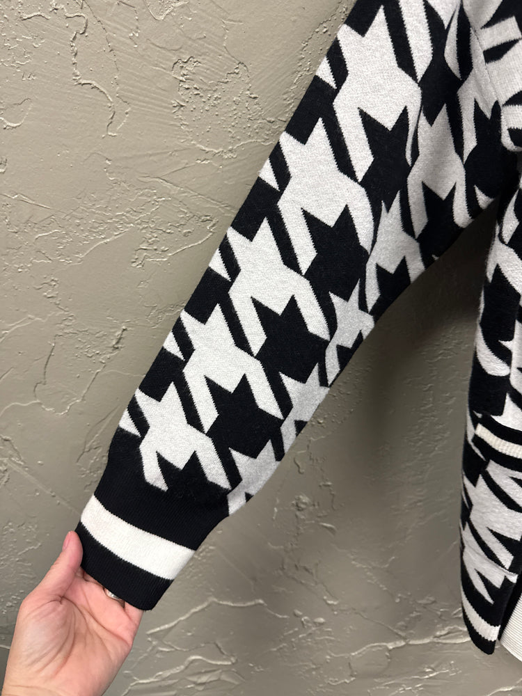 BLU PEPPER HOUNDSTOOTH CARDIGAN