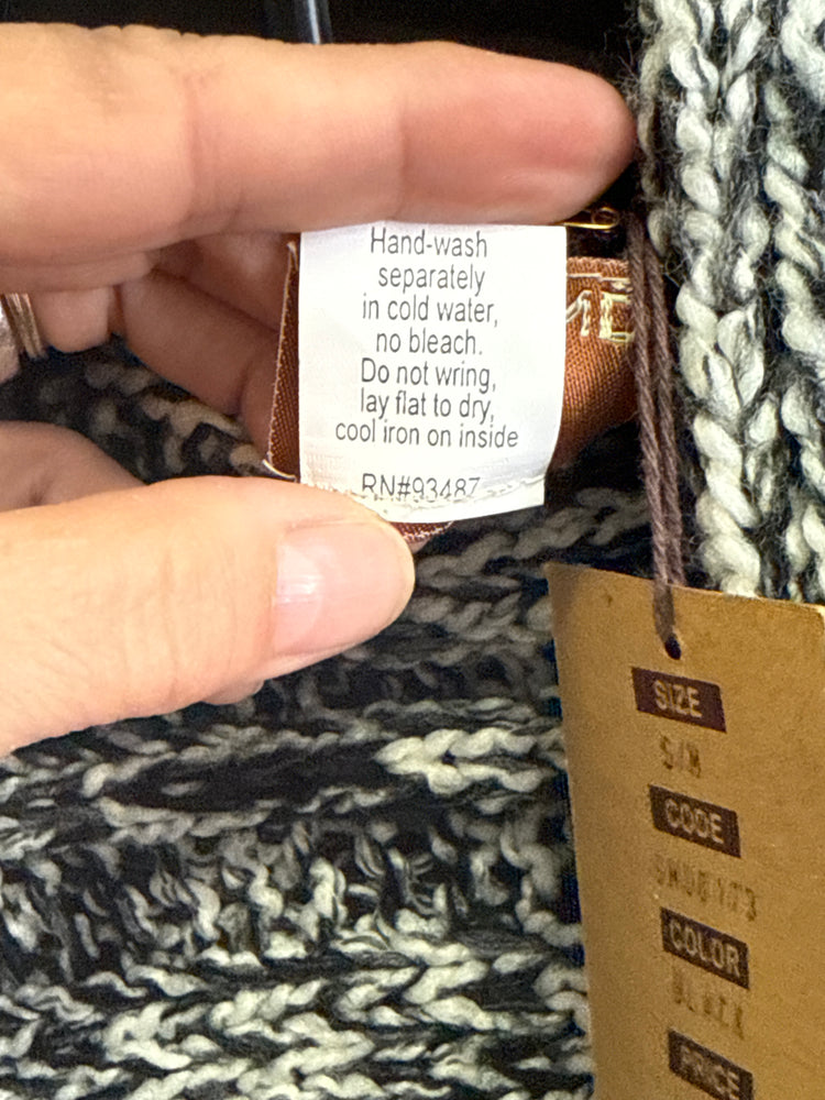 NWT LA BLEND CABLE KNIT PONCHO (org$72)