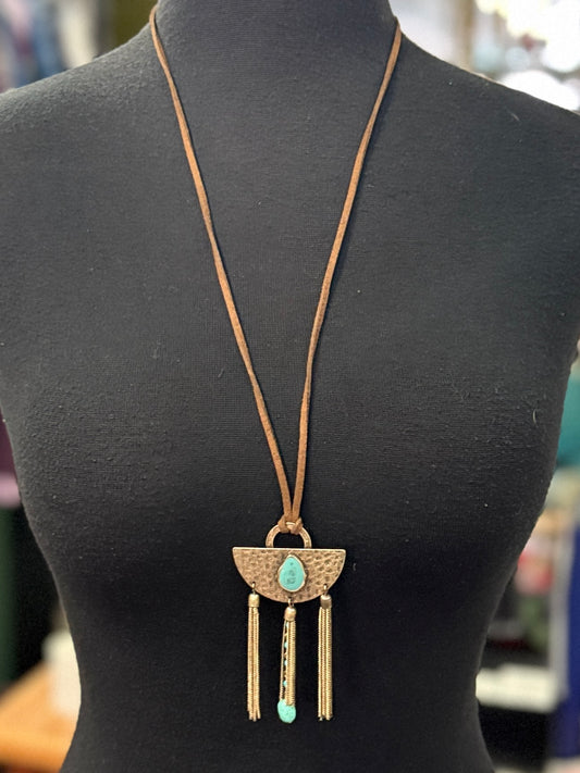 NWOT BRUSHED GOLD TASSEL NECKLACE