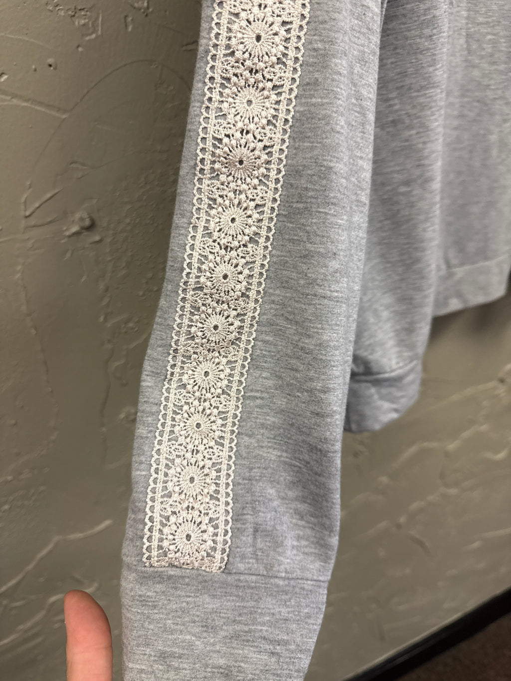NWOT FLORA PULLOVER
