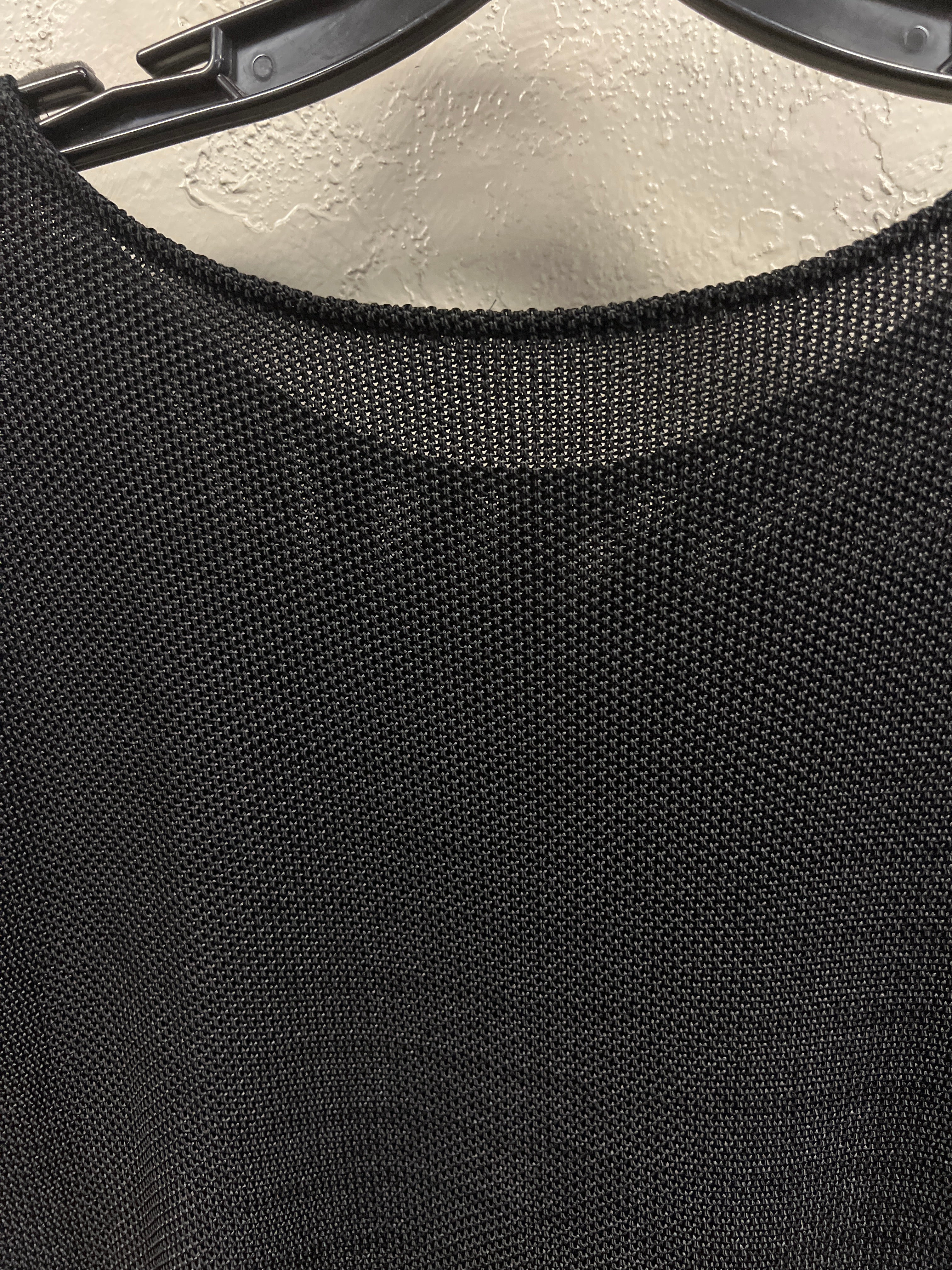 BLACK SWEATER