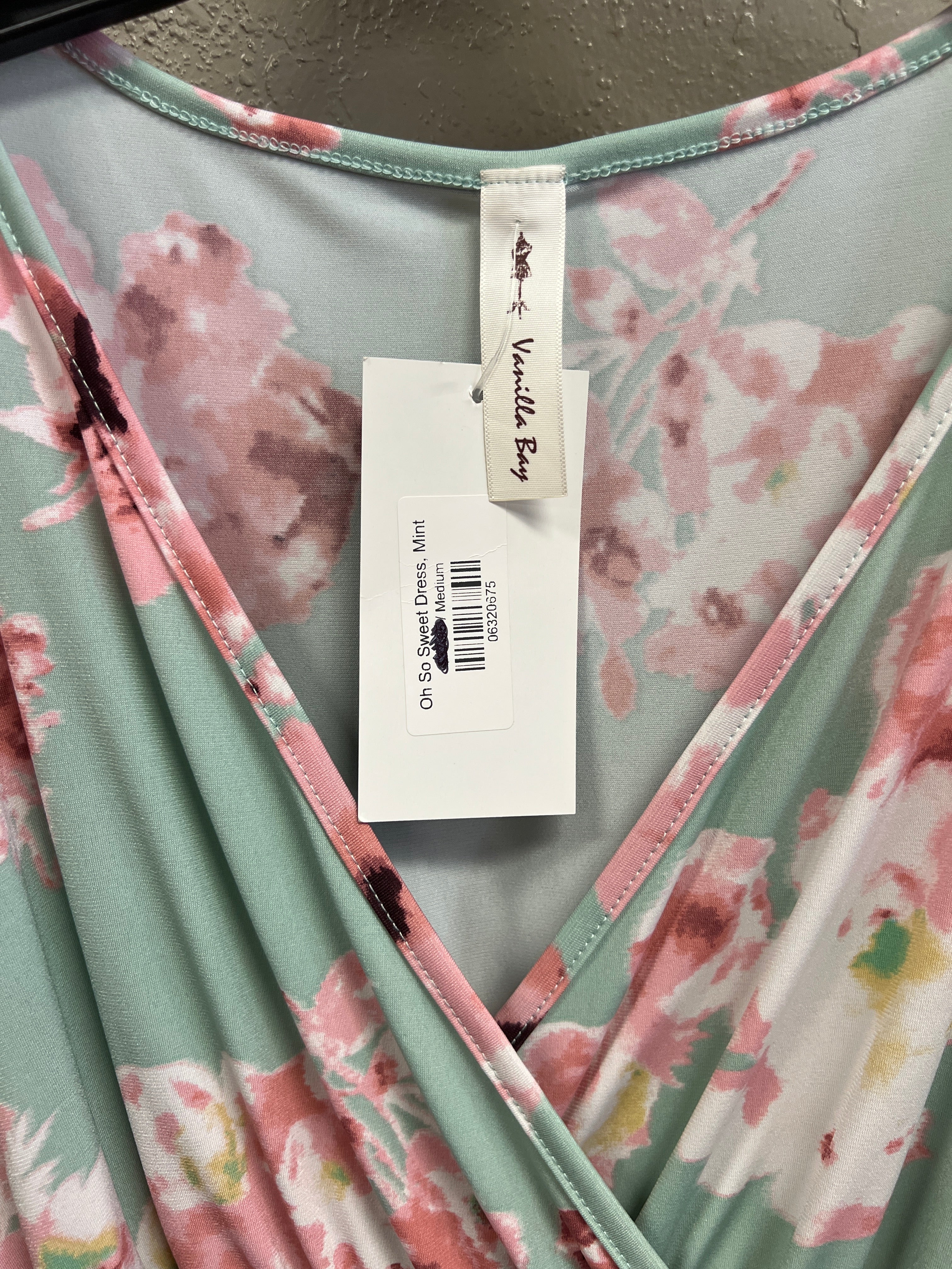 NWT Vanilla Bay Floral Dress