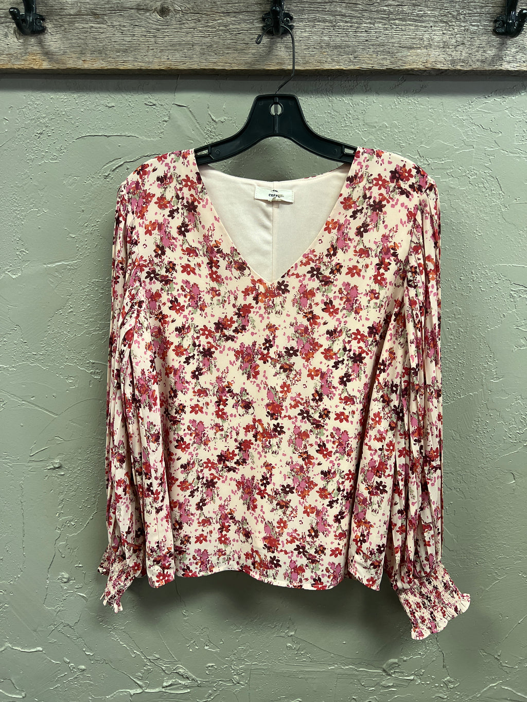 ENRTO FLORAL V-NECK BLOUSE