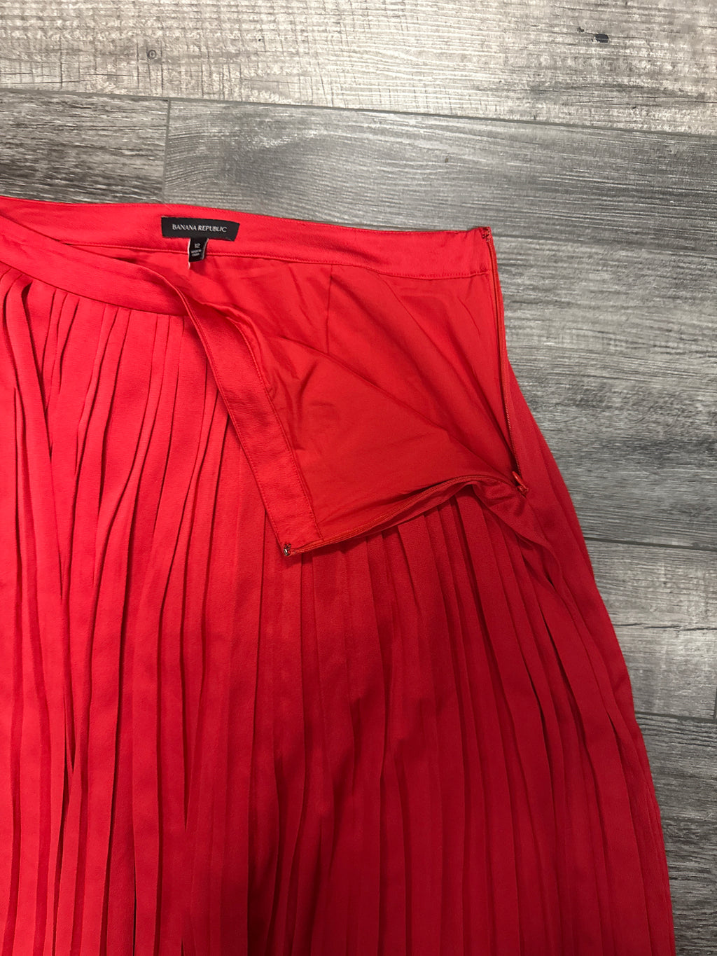 BANANA REPUBLIC PLEATED SKIRT (org$118)
