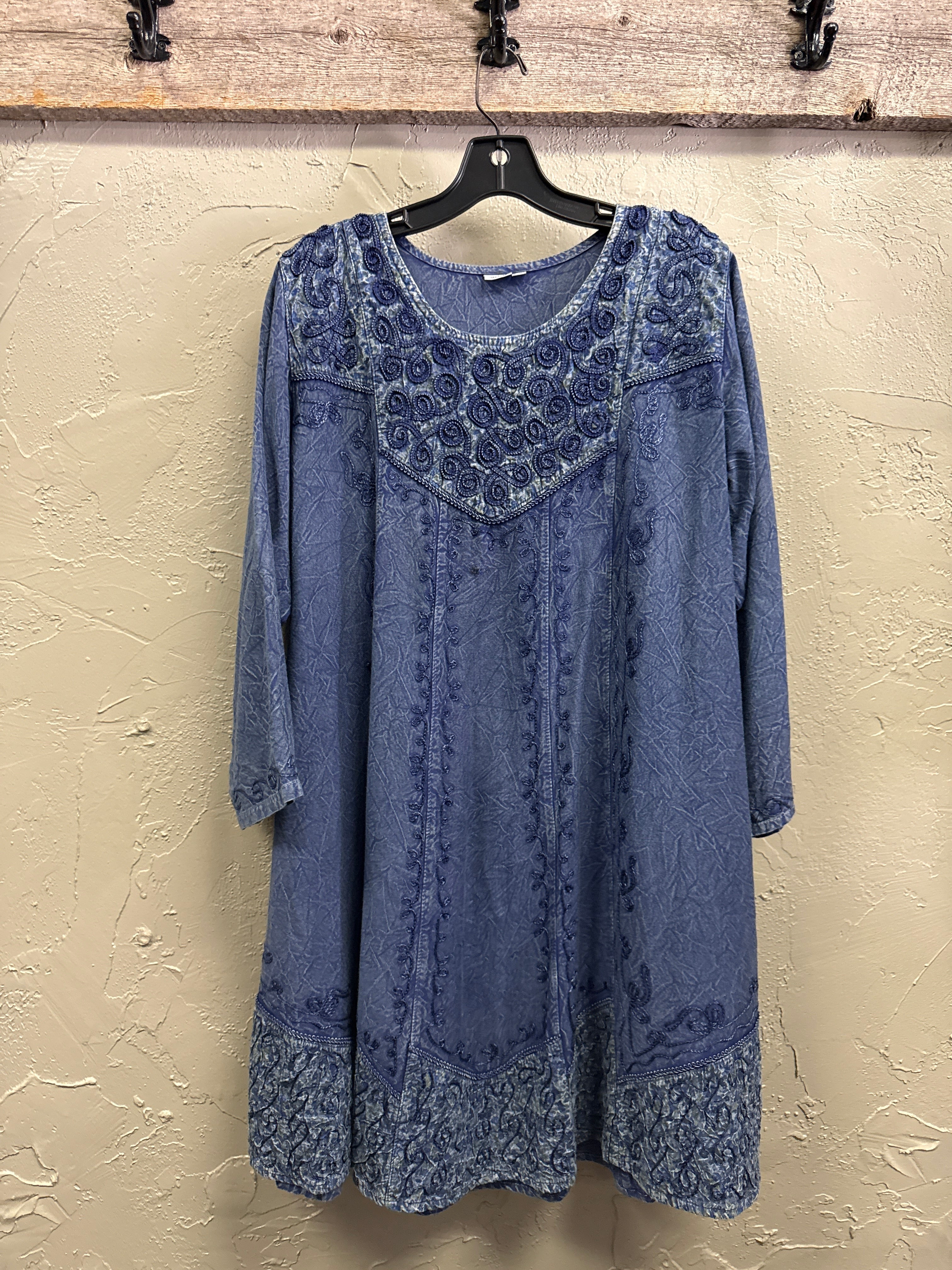 LIGHTWEIGHT RAYON DRESS