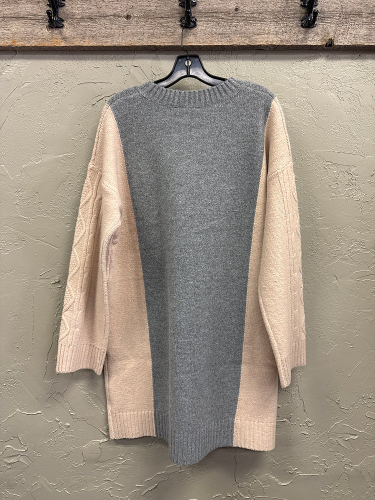 NWT HEM & THREAD SWEATER TUNIC