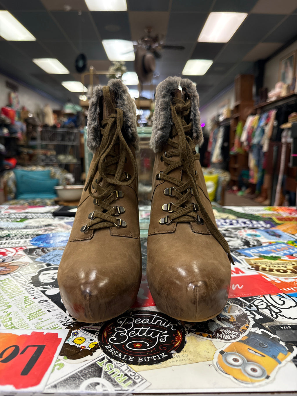 NWOB BOUTIQUE9 LEATHER WEDGE BOOTIE