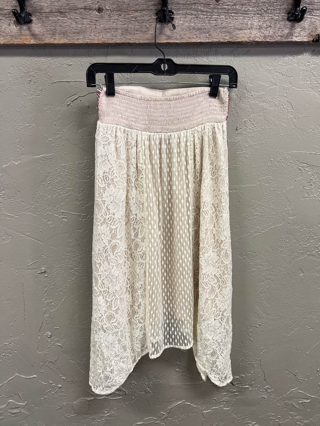 FLYING TOMATO LACE SKIRT
