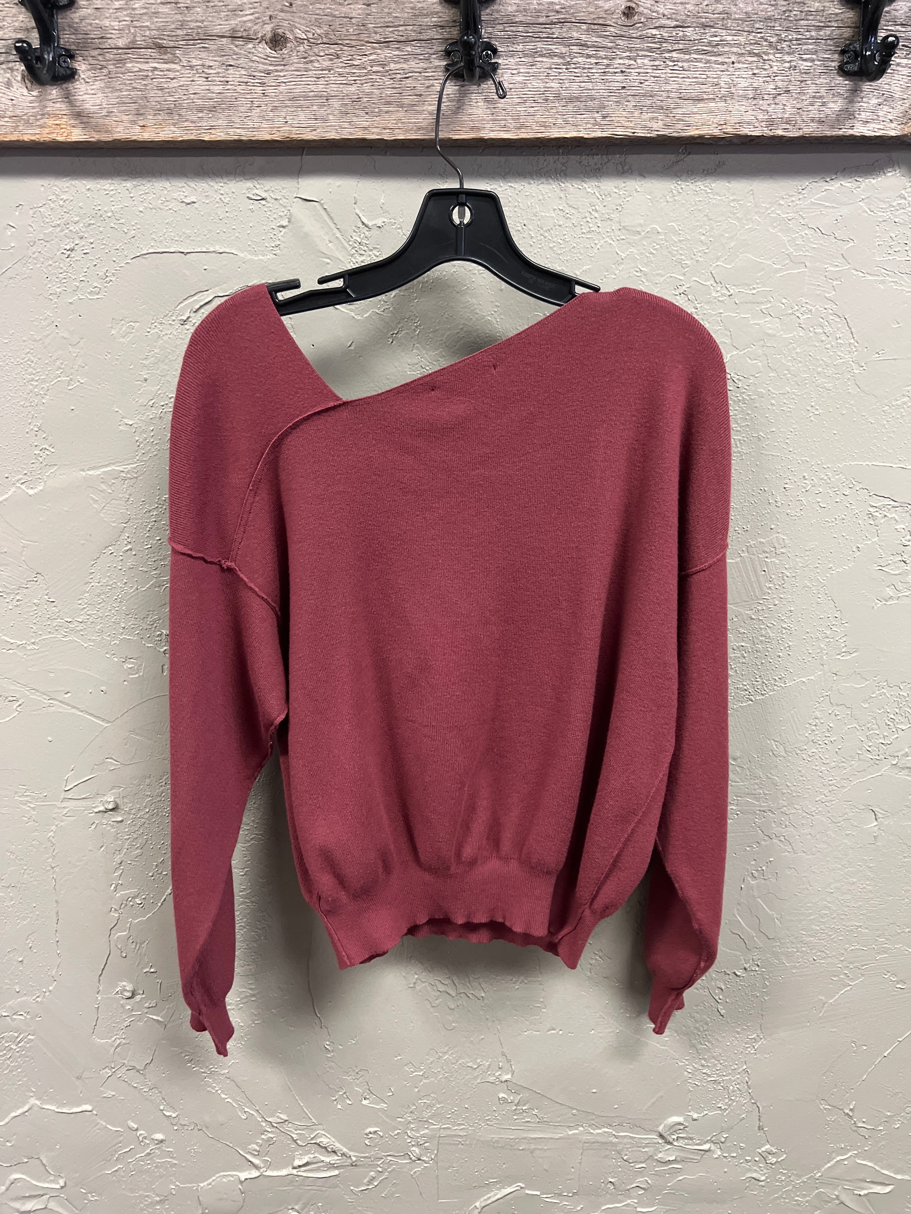 LINE AND DOT OFF THE SHOULDER TOP (org$99)