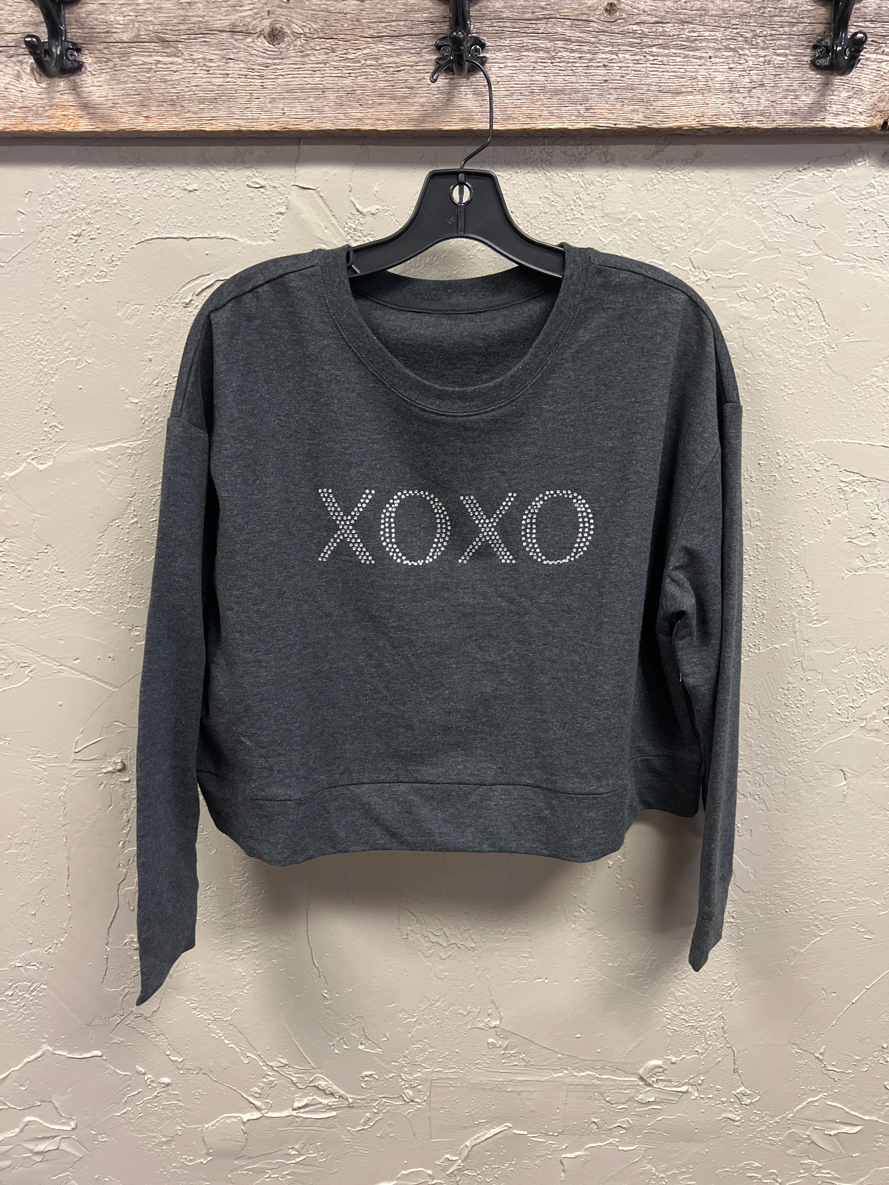 NWOT XOXO CROP PULLOVER
