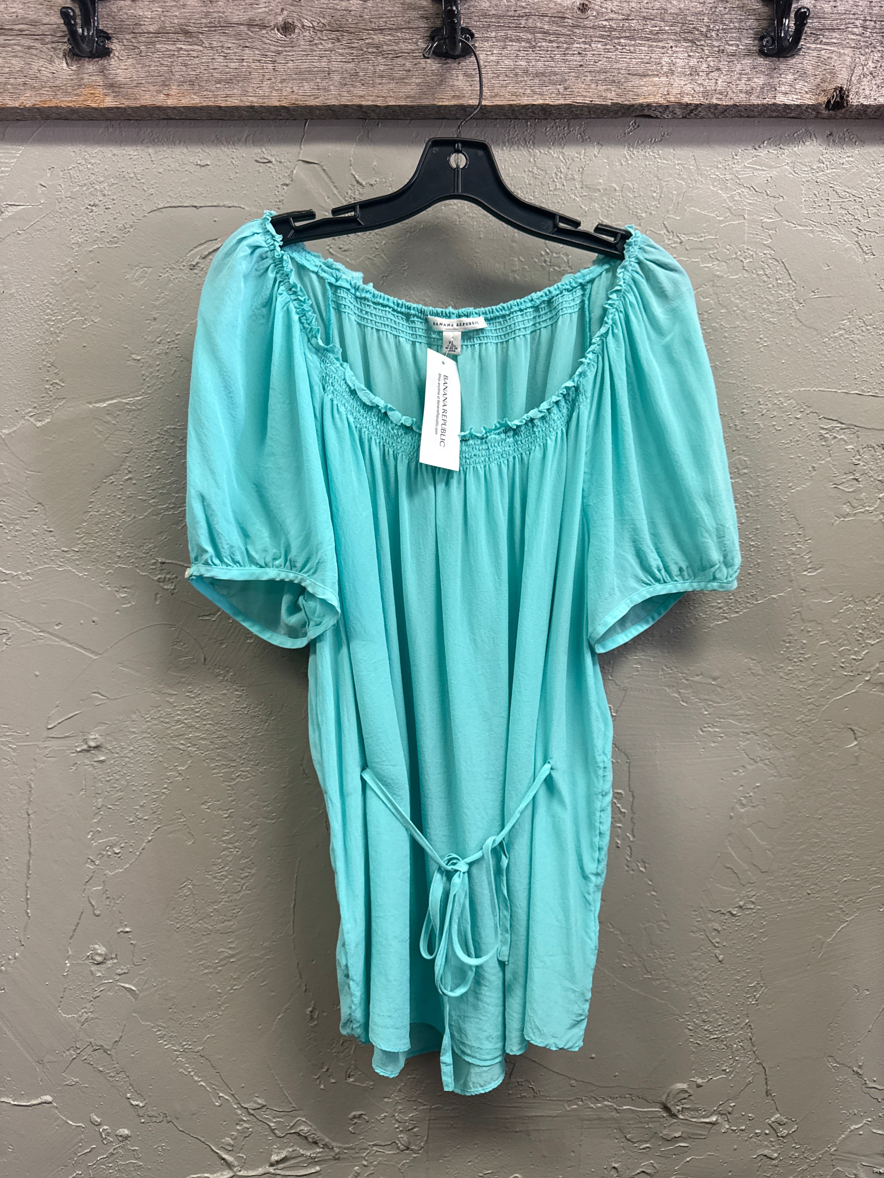 NWT BANANA REPUBLIC SILK TOP (org$70)