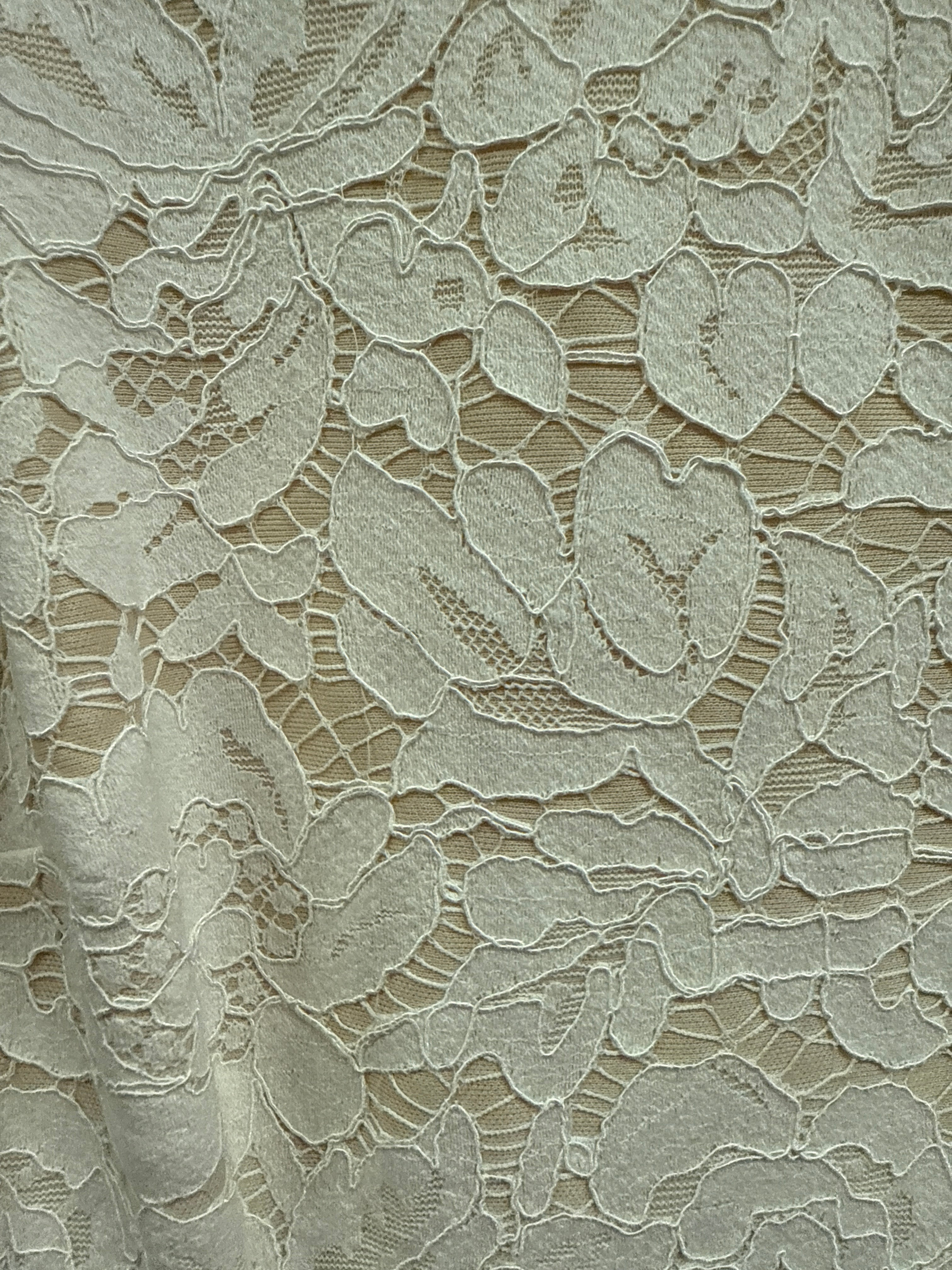 VINCE CAMUTO LACE DRESS