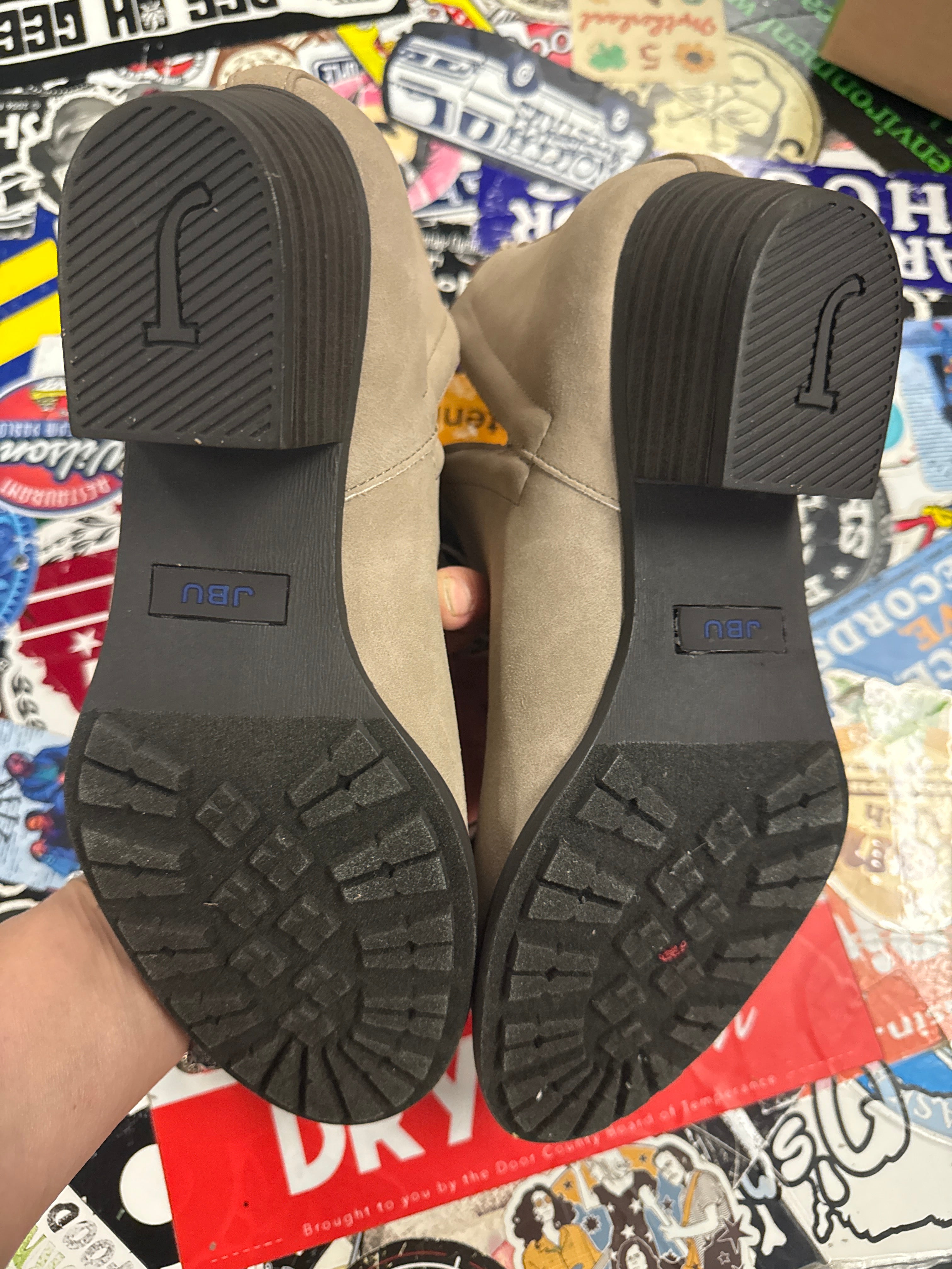 NIB JBU FLORAL EMBROIDERED BOOT (org$98)