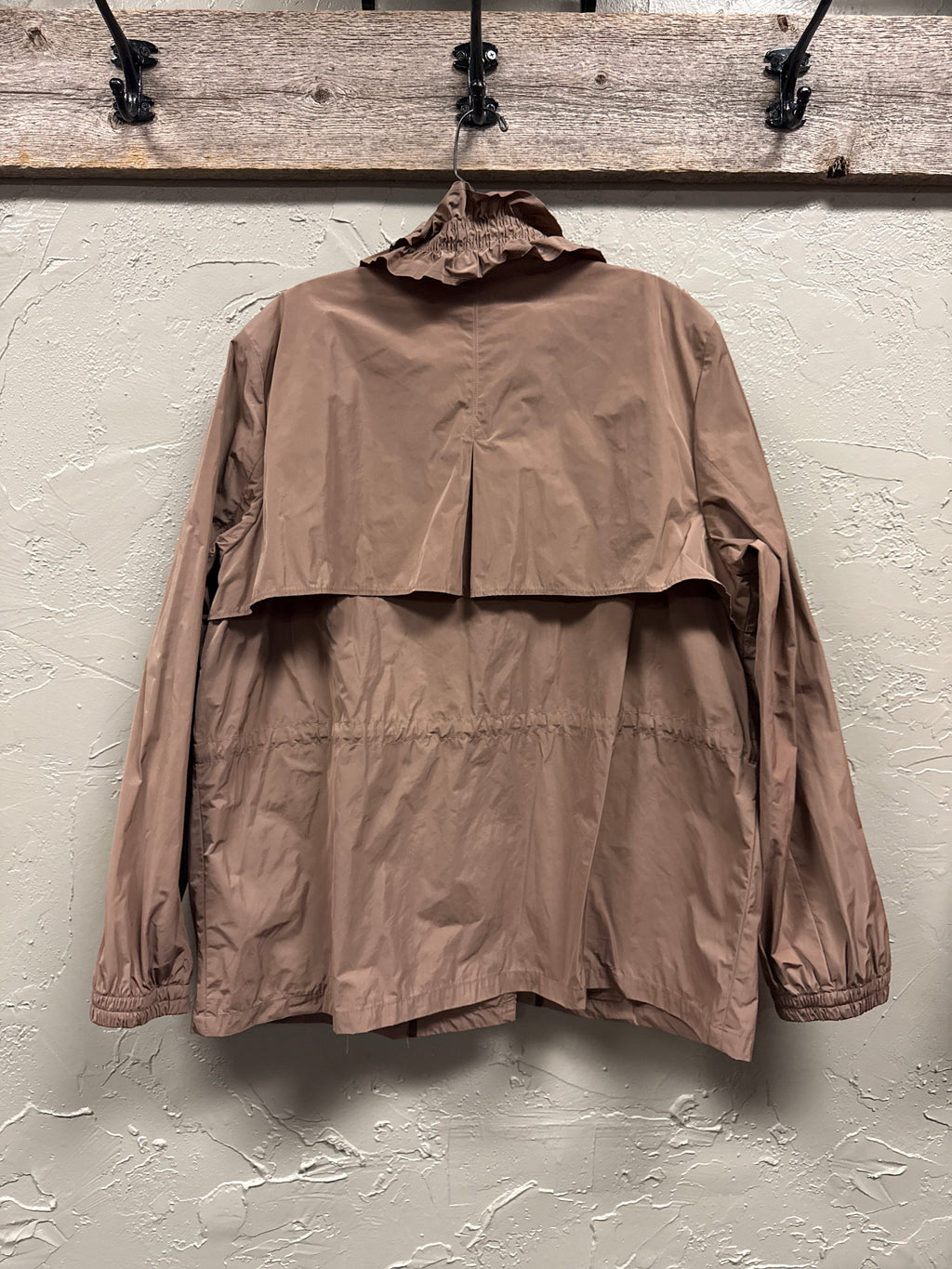 BANANA REPUBLIC RUFFLED RAIN COAT