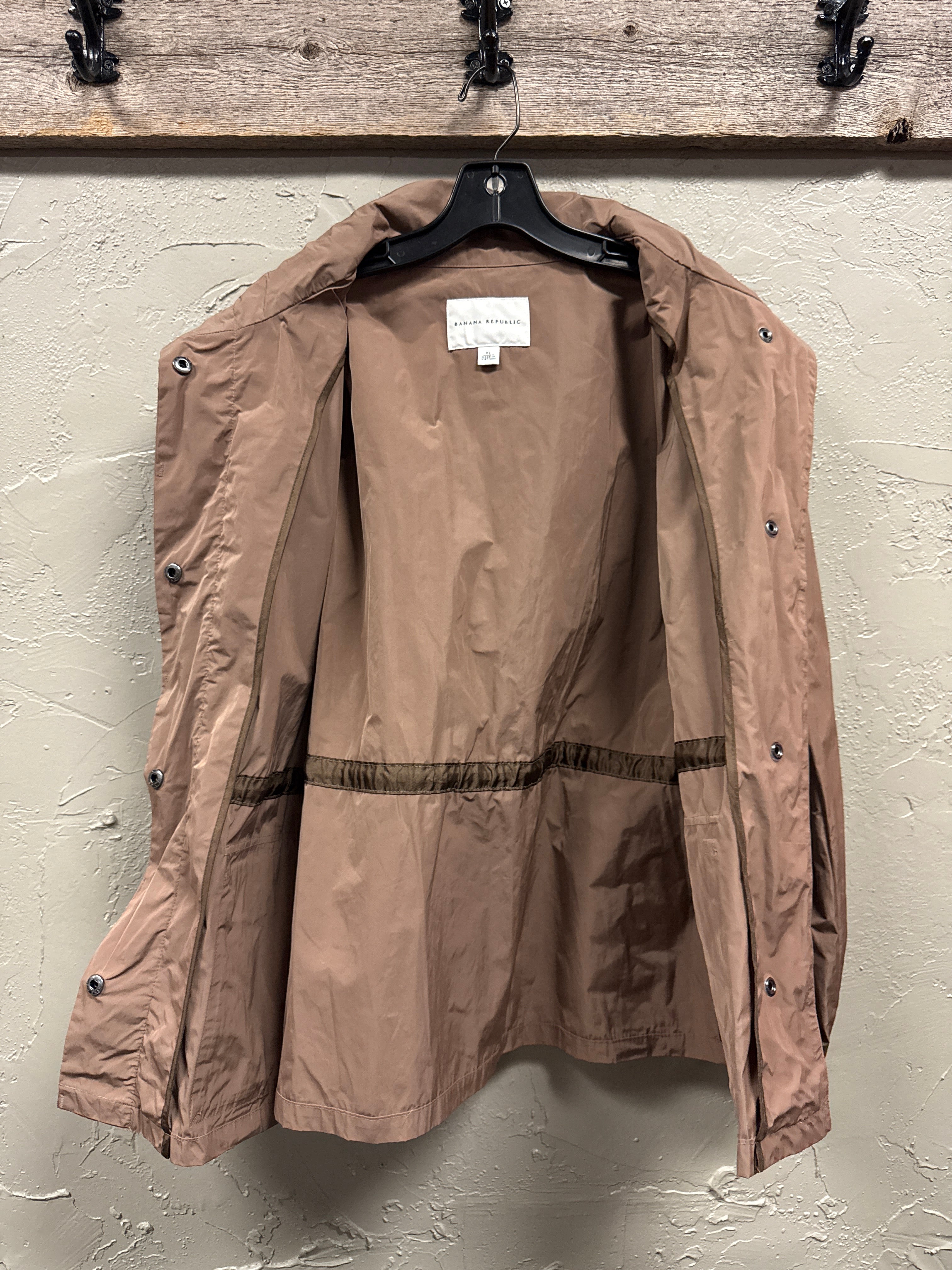 BANANA REPUBLIC RUFFLED RAIN COAT