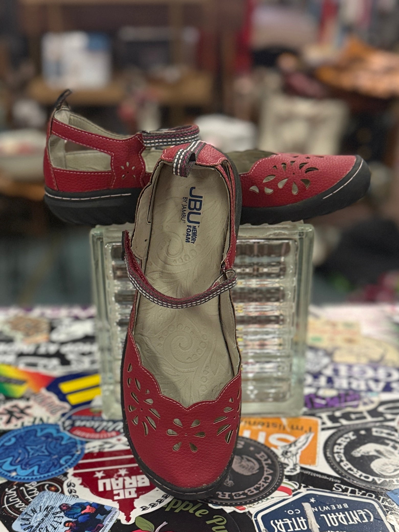 NWOT JBU MARY JANE FLATS (org$100)