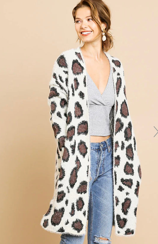 UMGEE ANIMAL PRINT FUZZY CARDI