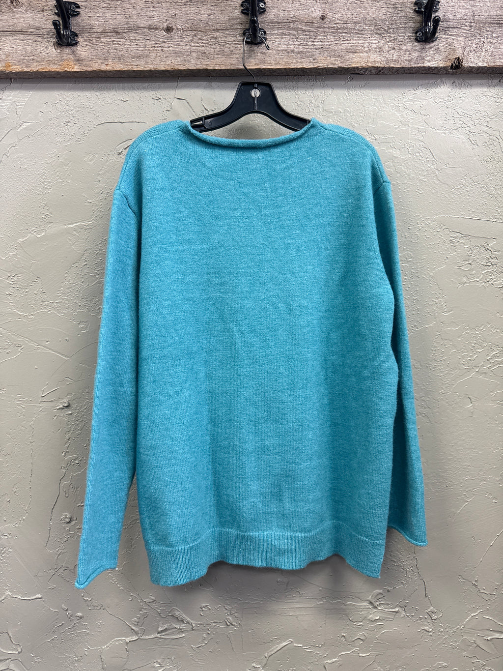 EASEL HEART FRONT SWEATER