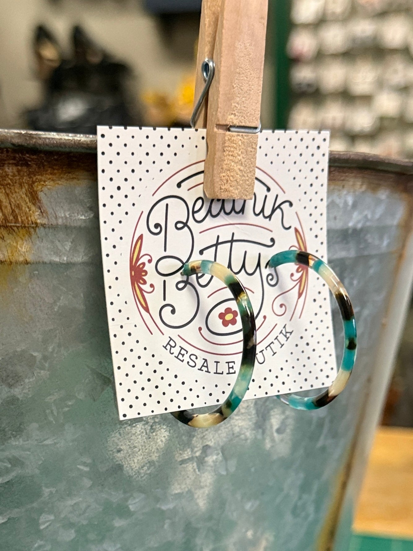 TURQUOISE SPECKLED HOOPS