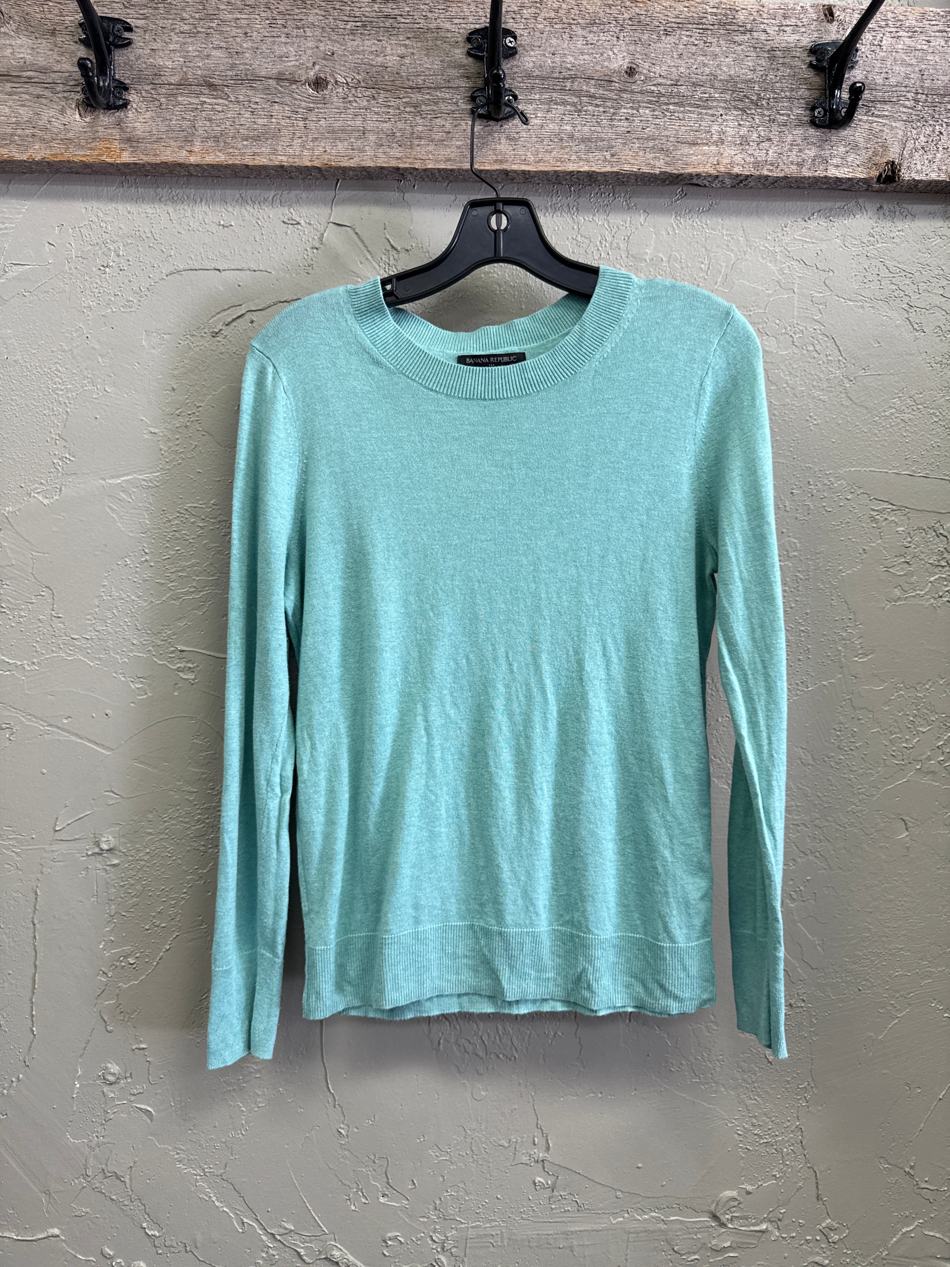 BANANA REPUBLIC LIGHTWEIGHT SWEATER
