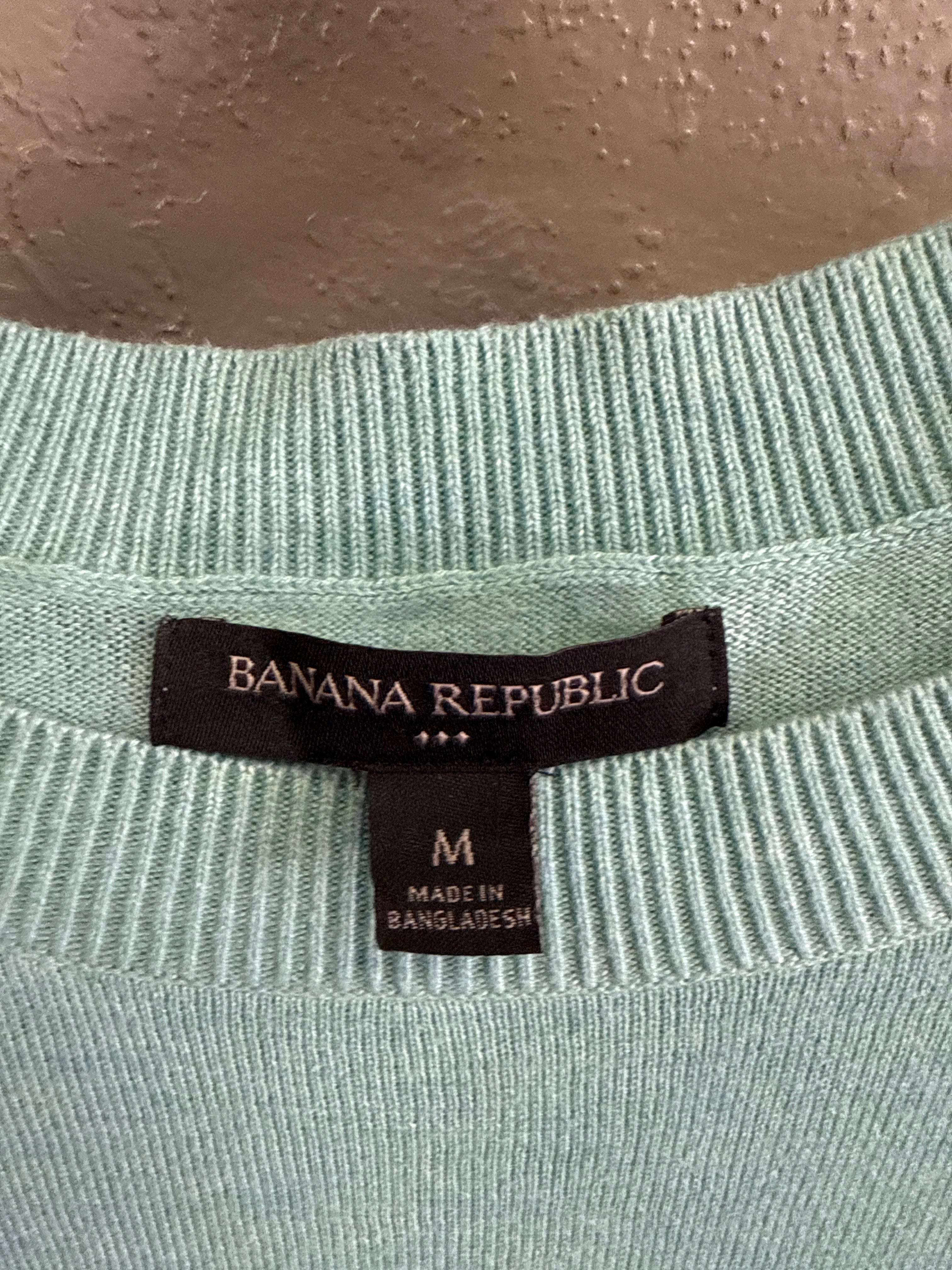 BANANA REPUBLIC LIGHTWEIGHT SWEATER