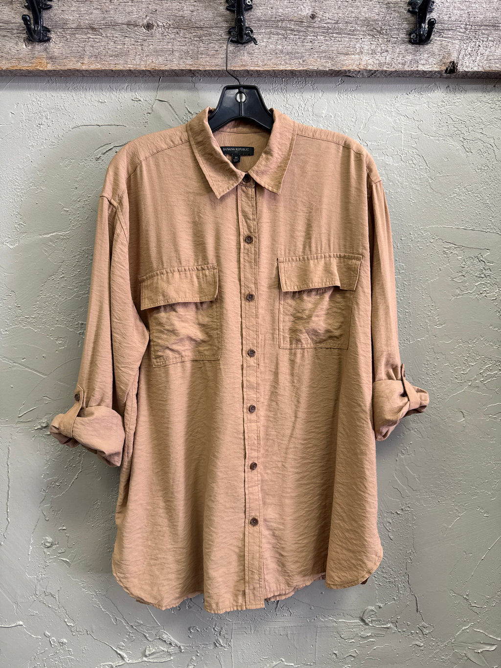 BANANA REPUBLIC RELAXED BUTTON UP