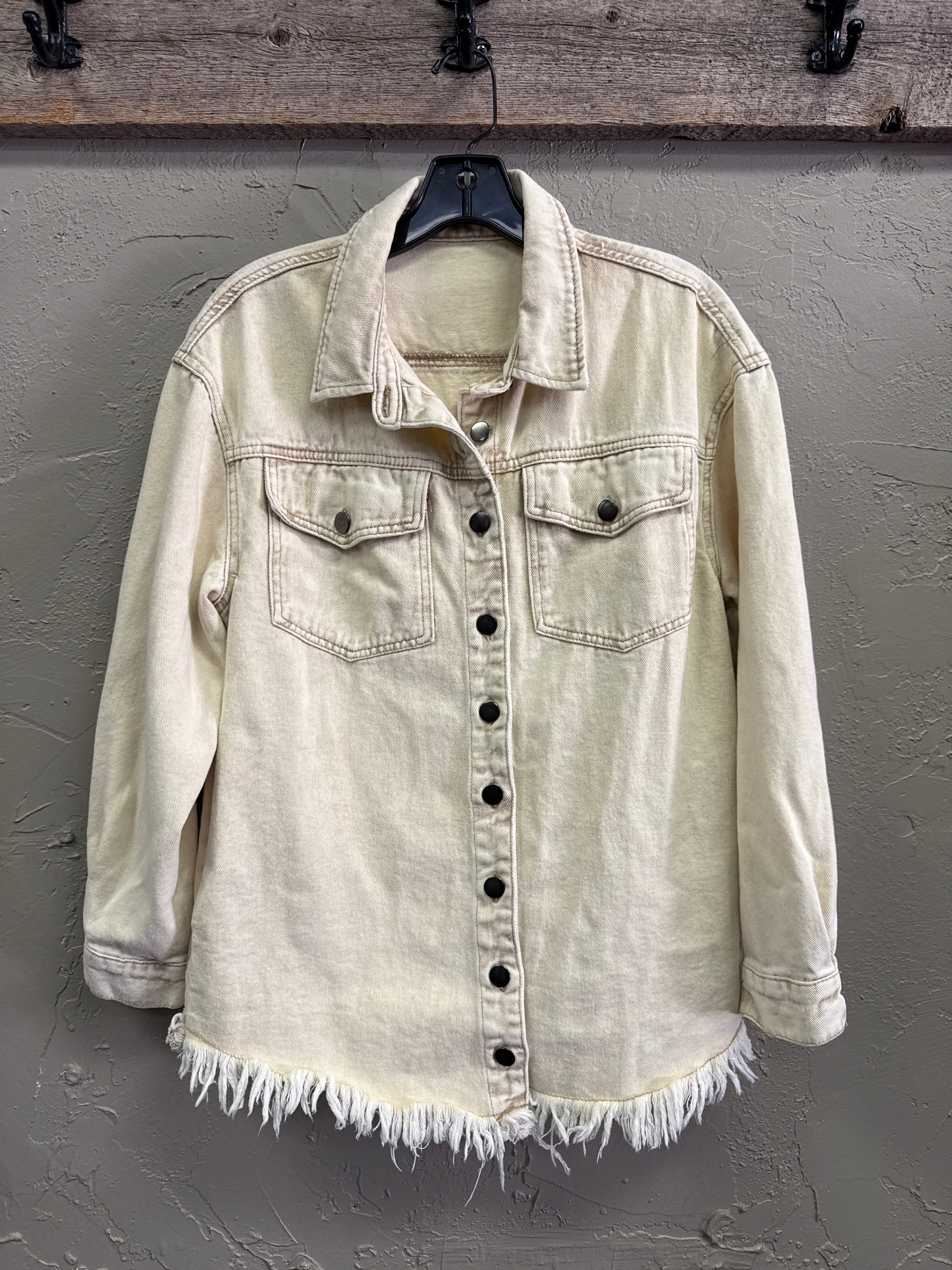 FRAYED HEM DENIM SHACKET