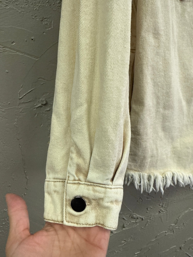FRAYED HEM DENIM SHACKET