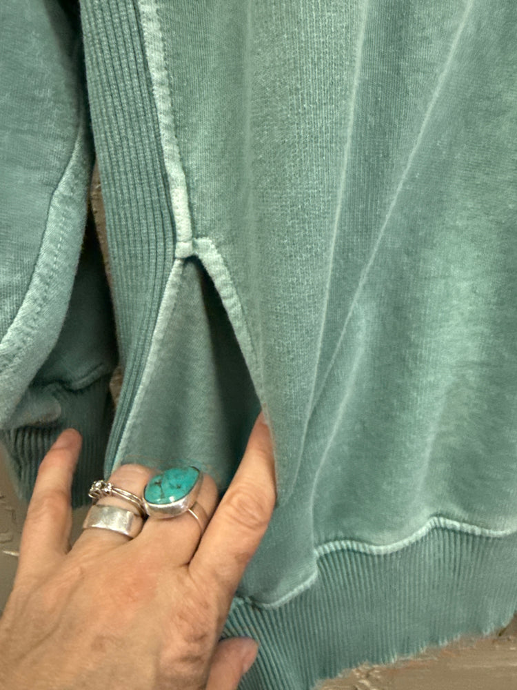 ZENANA CREWNECK SWEATSHIRT