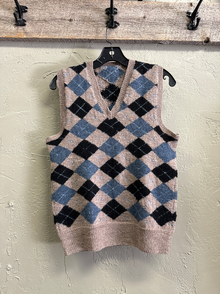 HAND KNIT ARGYLE SWEATER VEST