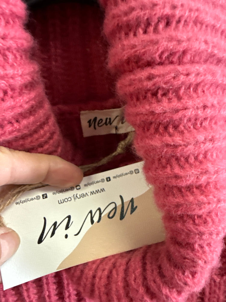 NWT NEW IN CROP SWEATER