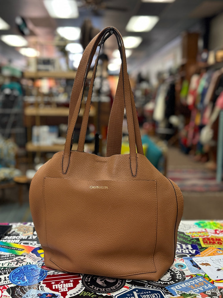 NWT CALVIN KLEIN HANDBAG (org$198)