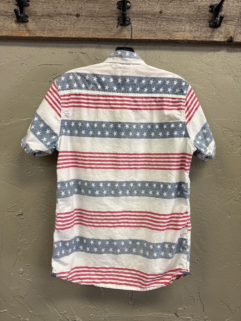 FREE PLANET SHORT SLEEVE SHIRT