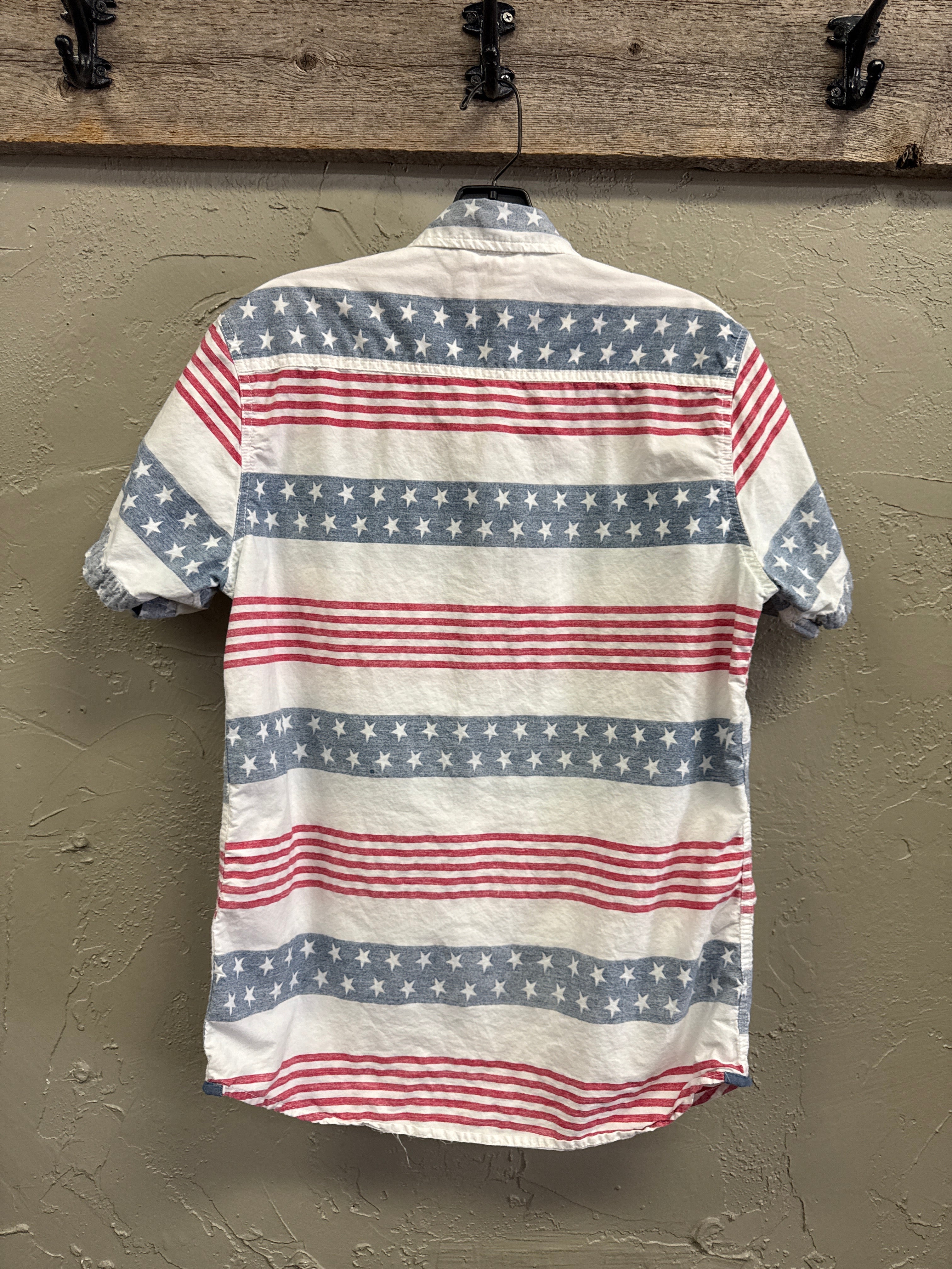 FREE PLANET SHORT SLEEVE SHIRT