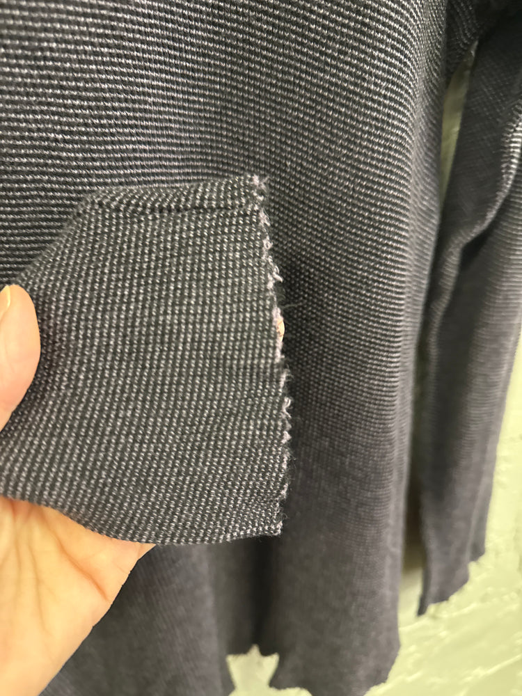 CUT LOOSE RAW HEM LONG SLEEVE